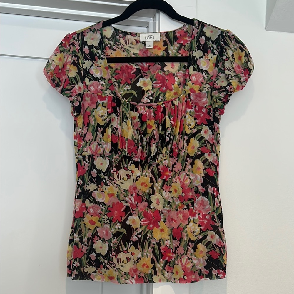 LOFT Women's Floral Top - Black and Pink